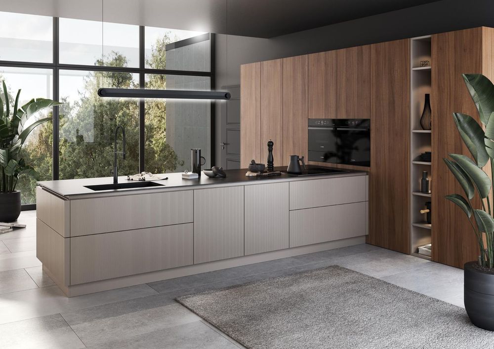 Moderne Küche mit Kochinsel